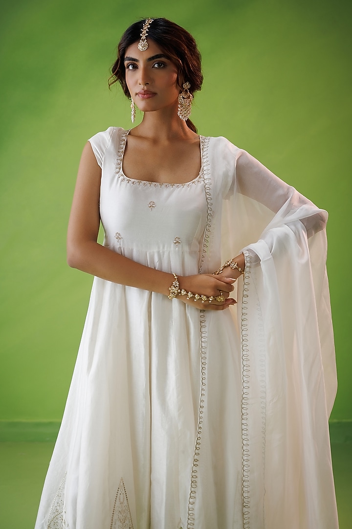 Ivory Chanderi Zari Embroidered Party Wear Anarkali Set by Kisakshi Jaipur at Pernia's Pop Up Shop