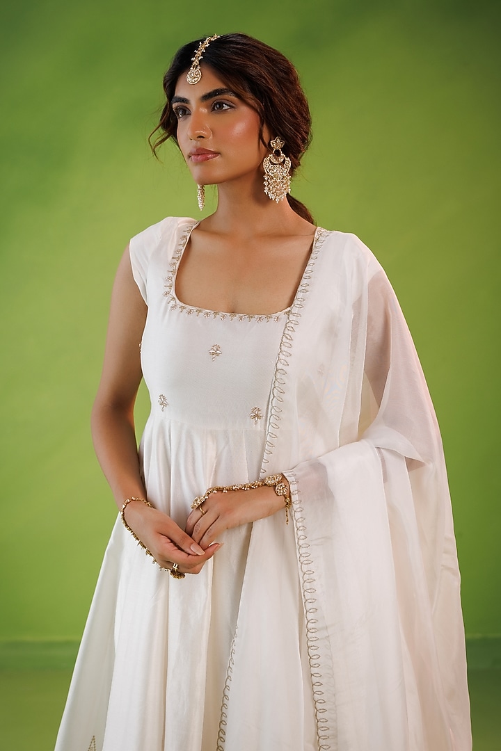Ivory Chanderi Zari Embroidered Party Wear Anarkali Set by Kisakshi Jaipur at Pernia's Pop Up Shop