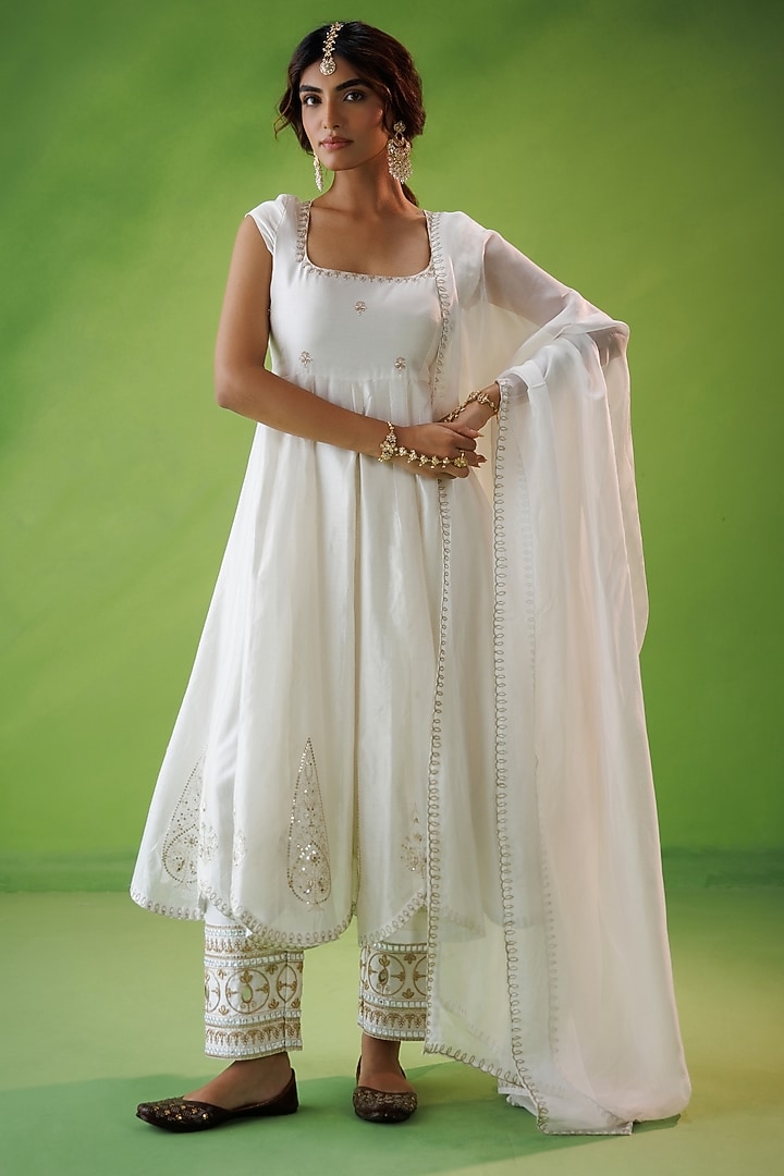 Ivory Chanderi Zari Embroidered Party Wear Anarkali Set by Kisakshi Jaipur at Pernia's Pop Up Shop