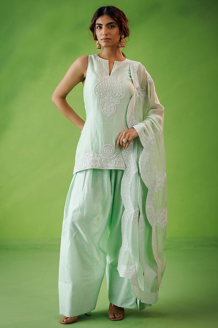 Mint Green Chanderi Dori Embroidered Kurta Set by Kisakshi Jaipur at Pernia's Pop Up Shop