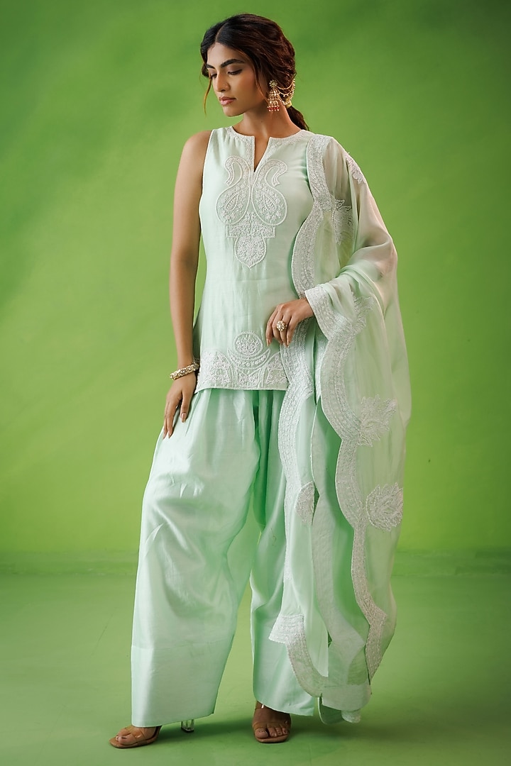 Mint Green Chanderi Dori Embroidered Kurta Set by Kisakshi Jaipur at Pernia's Pop Up Shop