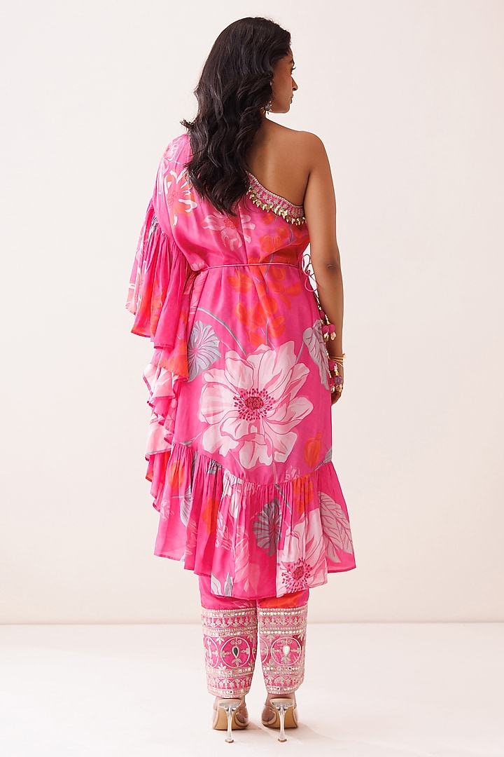 Pink Crepe Beads Hand Embroidered One-Shoulder Kurta Set by Kisakshi Jaipur at Pernia's Pop Up Shop