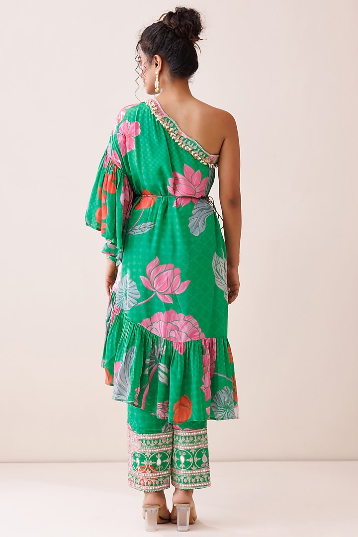 Green Crepe Beads Hand Embroidered One-Shoulder Kurta Set by Kisakshi Jaipur at Pernia's Pop Up Shop