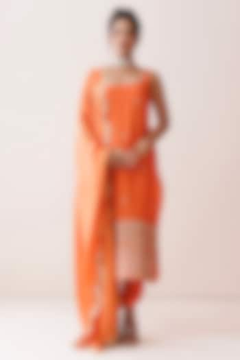 Orange Silk Chanderi Dori Embroidered Kurta Set by Kisakshi Jaipur at Pernia's Pop Up Shop