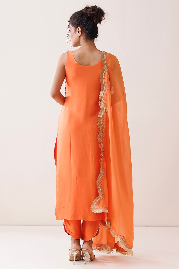 Orange Silk Chanderi Dori Embroidered Kurta Set by Kisakshi Jaipur at Pernia's Pop Up Shop
