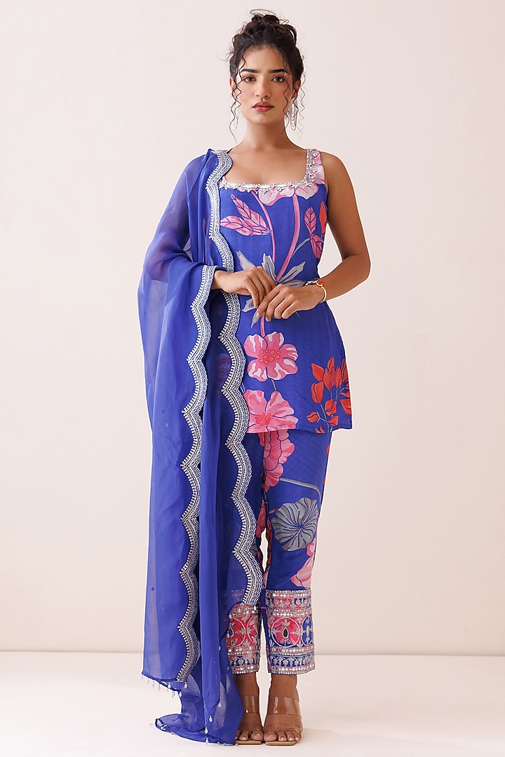 Blue Crepe Floral Printed Short Kurta Set by Kisakshi Jaipur at Pernia's Pop Up Shop