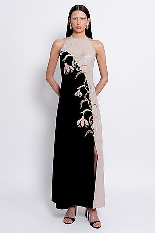 Buy Indian Designer Gowns Collection Online 2026 Buy Indian Designer Gowns Collection Online 2026