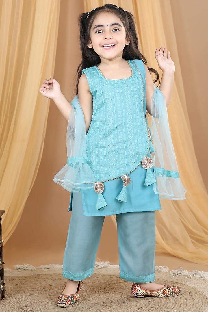 Blue Cotton Embroidered Kurta Set For Girls by Kinder Kids at Pernia's Pop Up Shop