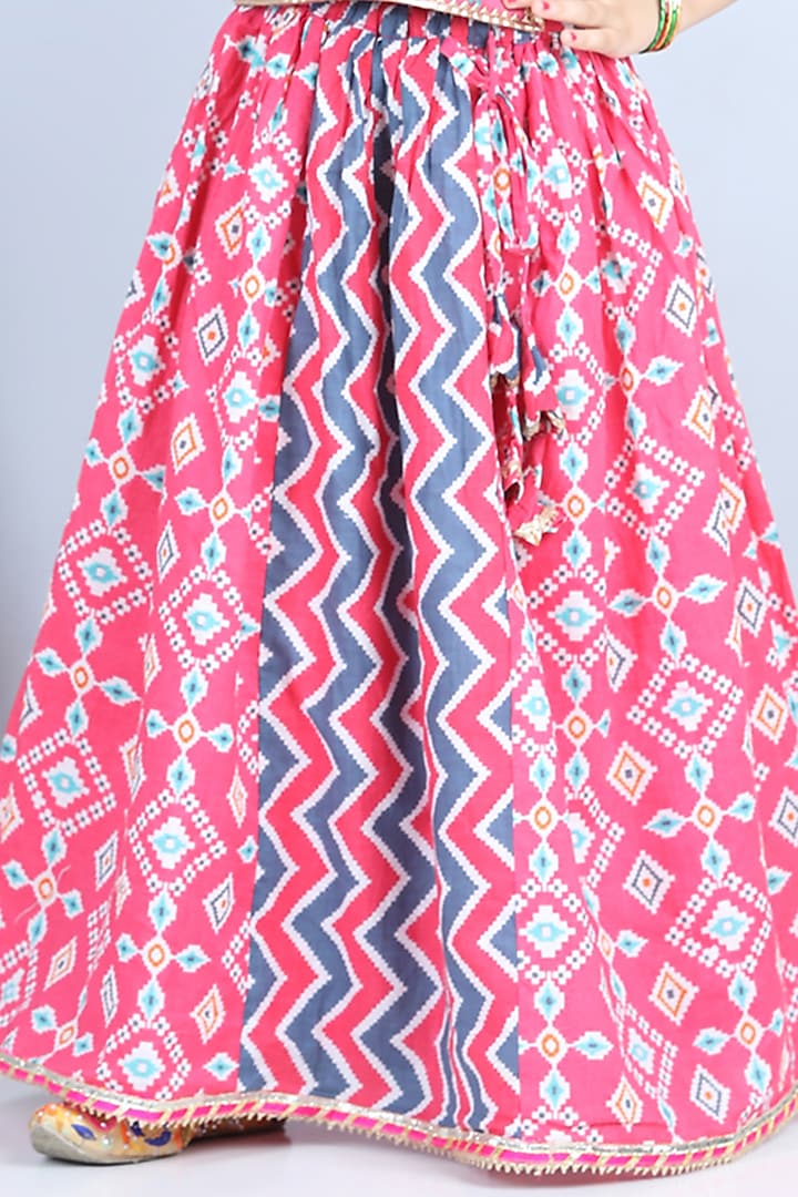 Pink Lehenga Set With Print For Girls by Kinder Kids at Pernia's Pop Up Shop