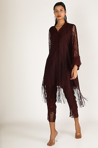 Maroon Kurta Set With Fringes by Kirei