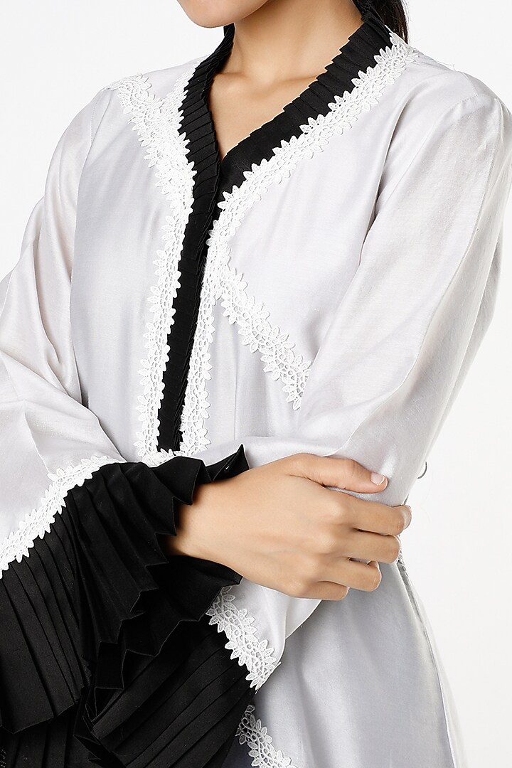 Grey Ombre Lace Embroidered A-Line Kurta Set by Kirei at Pernia's Pop Up Shop