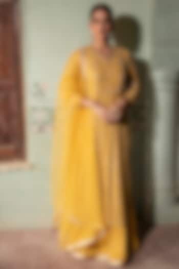 Yellow Georgette Gota Embroidered Kurta Set by Kritika Dawar