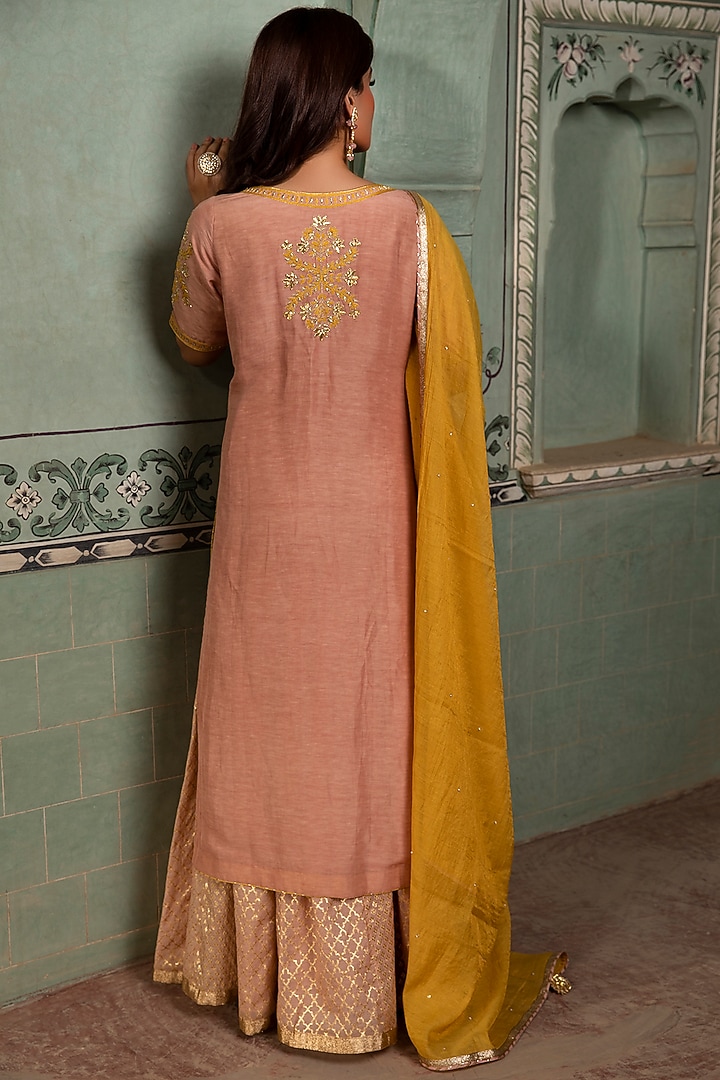 Blush Pink Linen Silk Gota Embroidered Kurta Set by Kritika Dawar at Pernia's Pop Up Shop