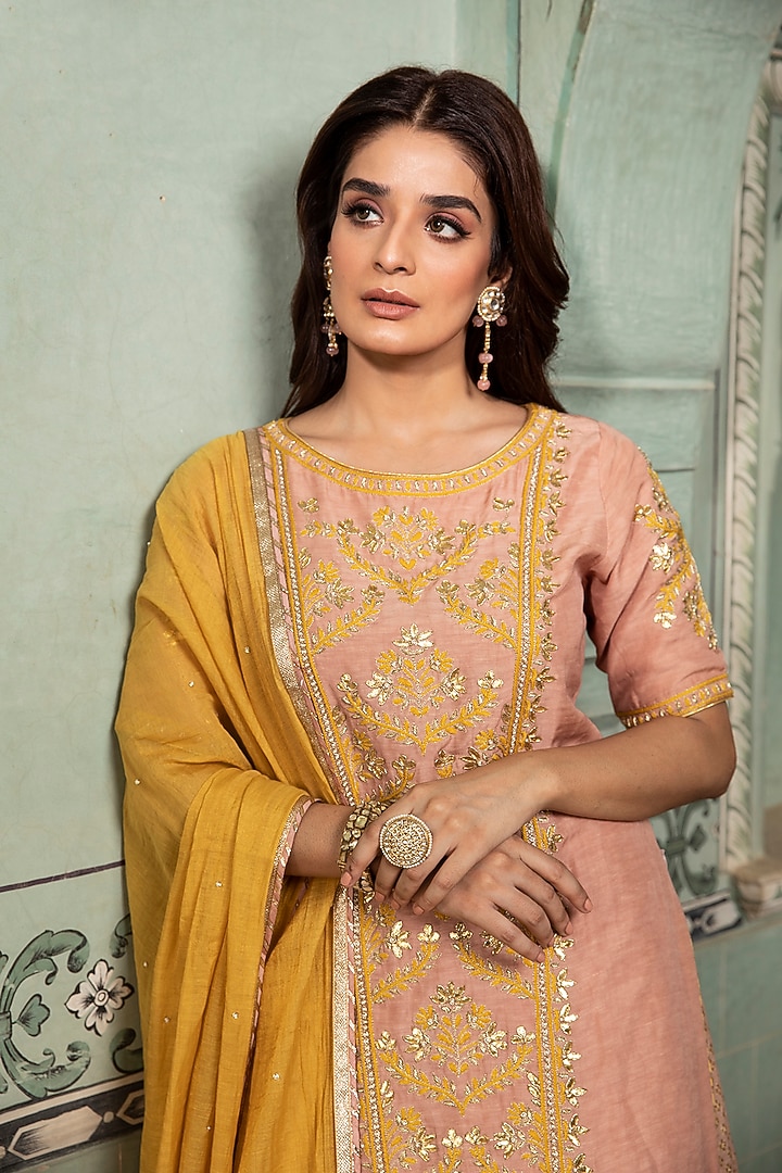 Blush Pink Linen Silk Gota Embroidered Kurta Set by Kritika Dawar at Pernia's Pop Up Shop