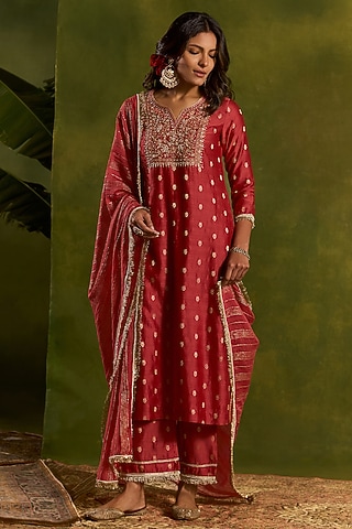 Coral Banarasi Silk Chanderi Dabka Embroidered Kurta Set by Kritika Dawar