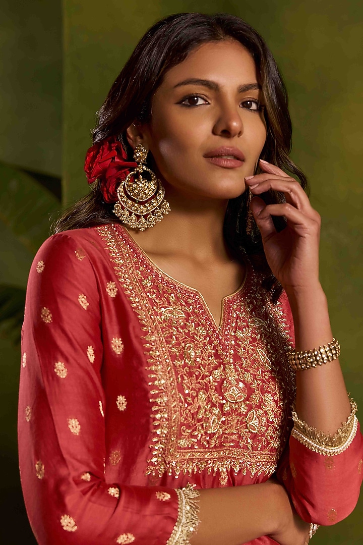 Coral Banarasi Silk Chanderi Dabka Embroidered Kurta Set by Kritika Dawar at Pernia's Pop Up Shop