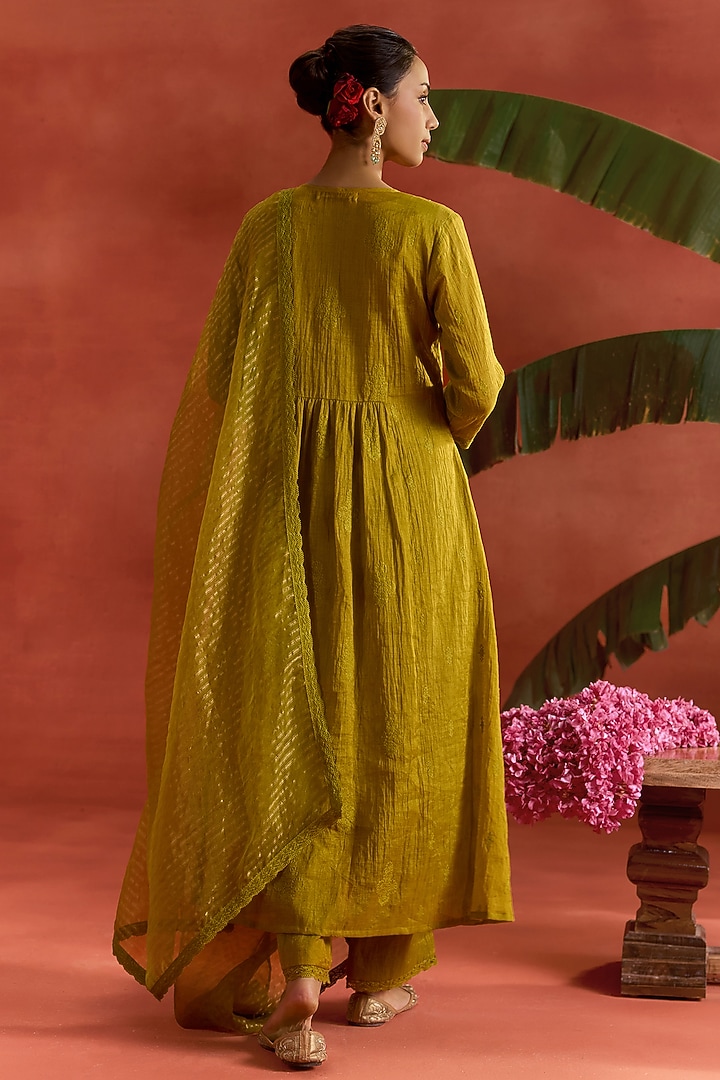 Green Tissue Chanderi Floral Embroidered Kurta Set by Kritika Dawar at Pernia's Pop Up Shop