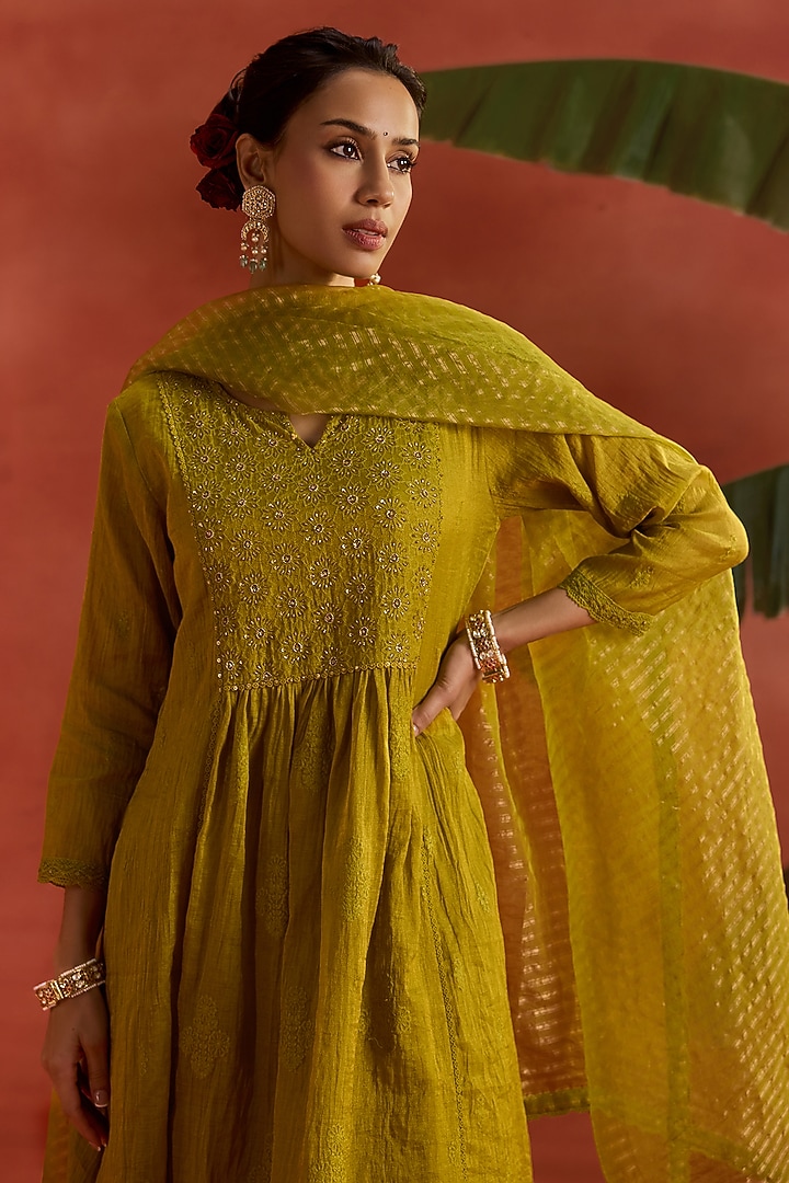 Green Tissue Chanderi Floral Embroidered Kurta Set by Kritika Dawar at Pernia's Pop Up Shop
