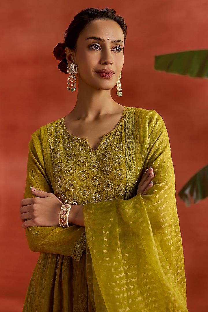 Green Tissue Chanderi Floral Embroidered Kurta Set by Kritika Dawar at Pernia's Pop Up Shop