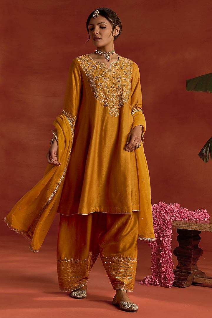 Yellow Silk Dori Embroidered Kurta Set by Kritika Dawar at Pernia's Pop Up Shop