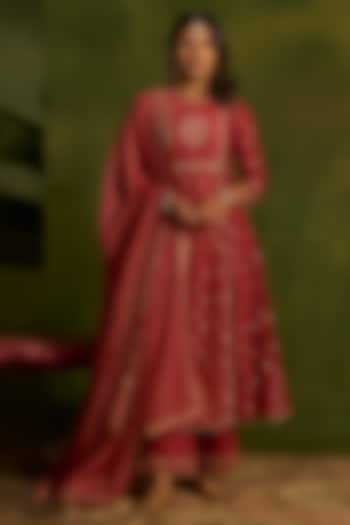 Coral Silk Chanderi Zari & Dabka Embroidered Kurta Set by Kritika Dawar at Pernia's Pop Up Shop