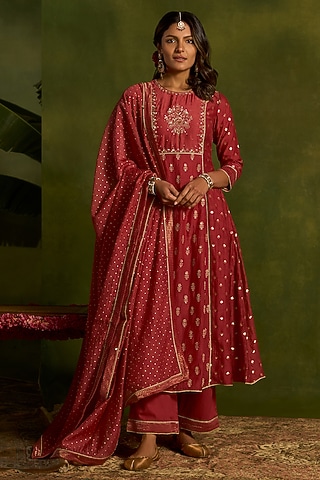Coral Silk Chanderi Zari & Dabka Embroidered Kurta Set by Kritika Dawar