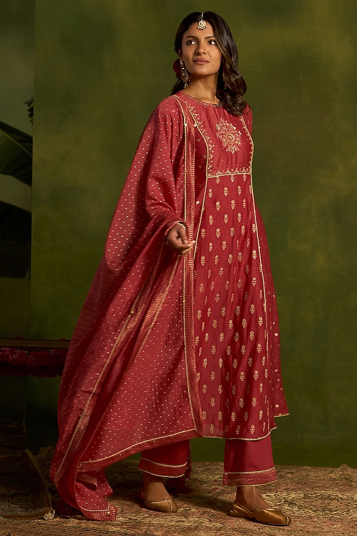 Coral Silk Chanderi Zari & Dabka Embroidered Kurta Set by Kritika Dawar at Pernia's Pop Up Shop