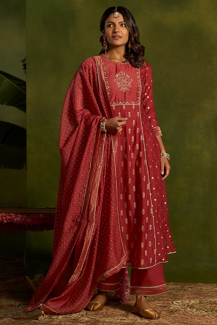Coral Silk Chanderi Zari & Dabka Embroidered Kurta Set by Kritika Dawar at Pernia's Pop Up Shop