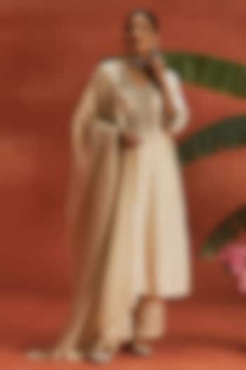 Ivory Silk Dabka Embroidered Kurta Set by Kritika Dawar at Pernia's Pop Up Shop