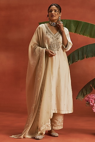 Ivory Silk Dabka Embroidered Kurta Set by Kritika Dawar