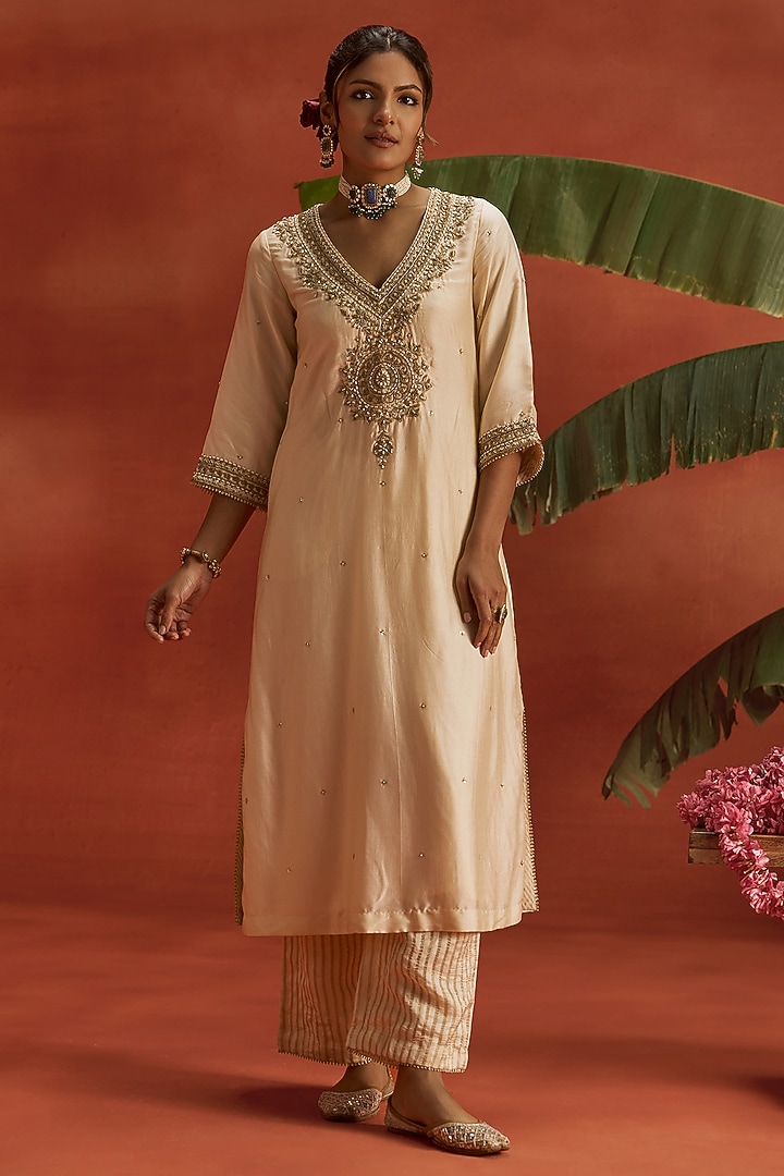Ivory Silk Dabka Embroidered Kurta Set by Kritika Dawar at Pernia's Pop Up Shop