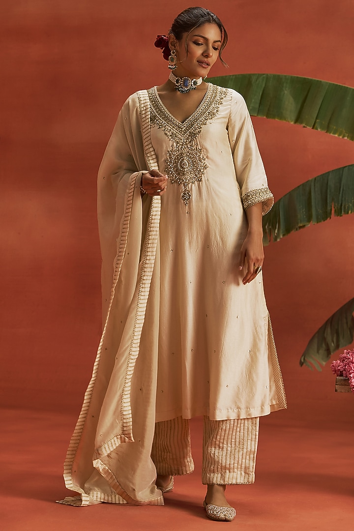 Ivory Silk Dabka Embroidered Kurta Set by Kritika Dawar at Pernia's Pop Up Shop