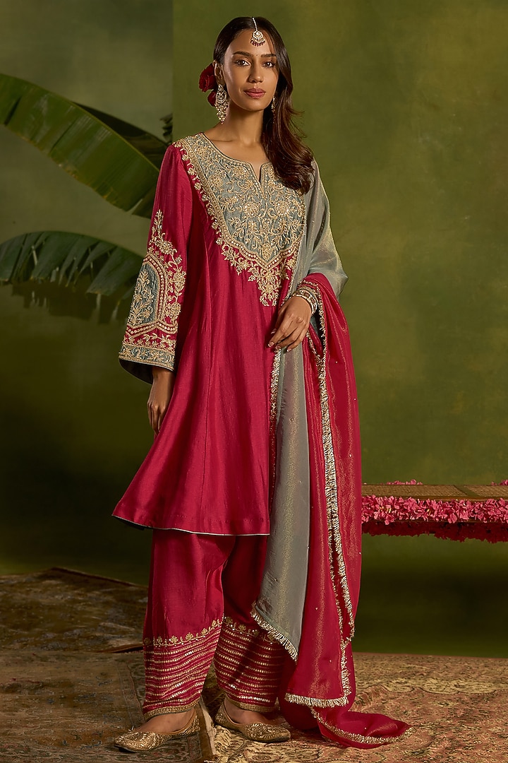 Magenta Silk Dori Embroidered Kurta Set by Kritika Dawar at Pernia's Pop Up Shop