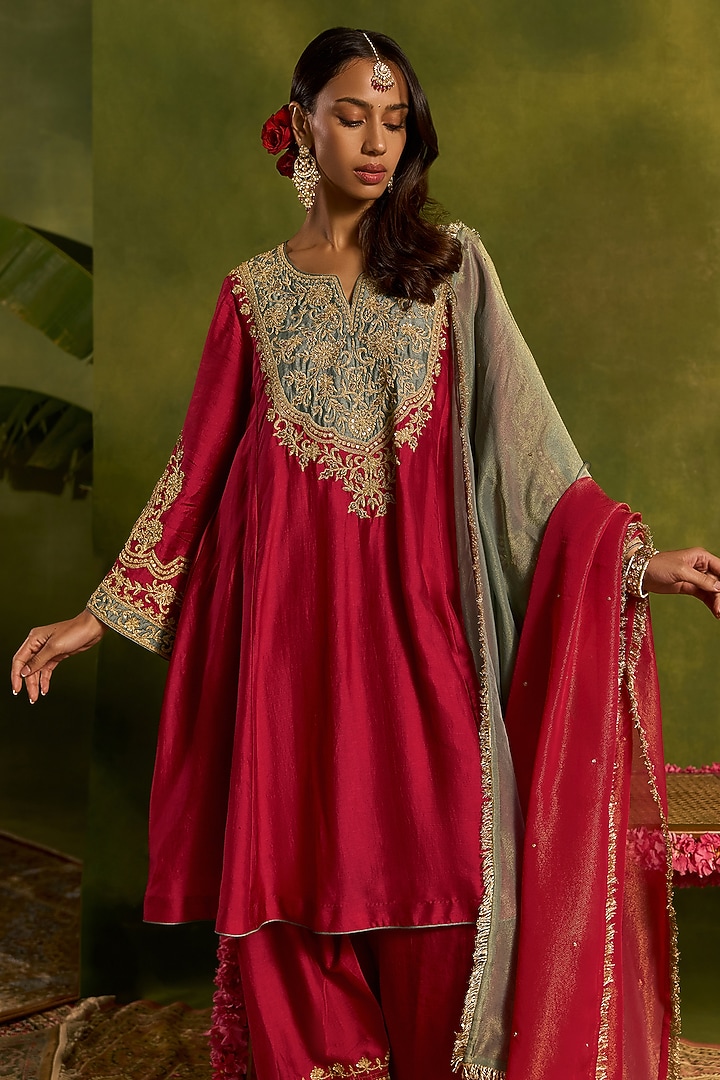 Magenta Silk Dori Embroidered Kurta Set by Kritika Dawar at Pernia's Pop Up Shop