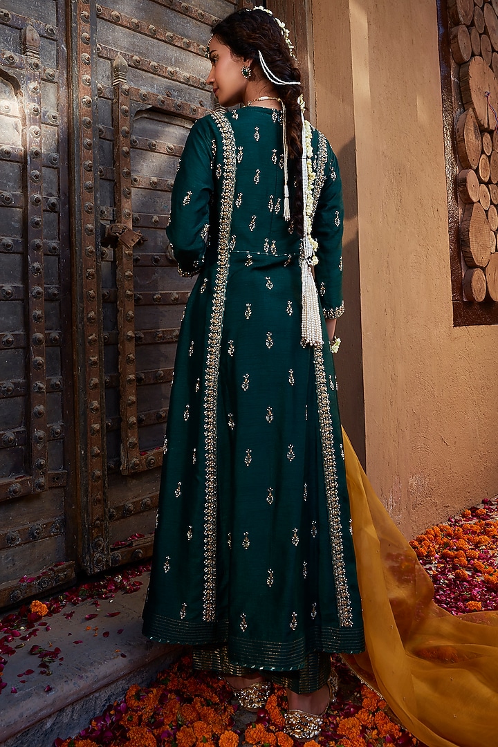 Teal Silk Embroidered Kurta Set by Kritika Dawar at Pernia's Pop Up Shop