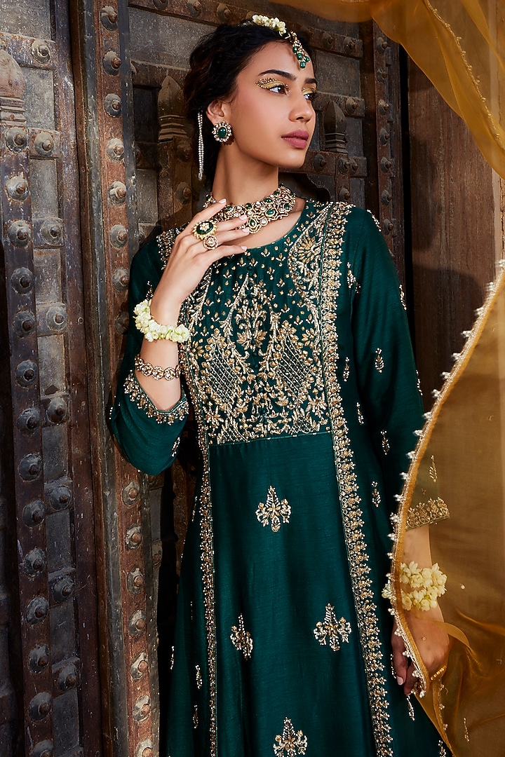 Teal Silk Embroidered Kurta Set by Kritika Dawar at Pernia's Pop Up Shop