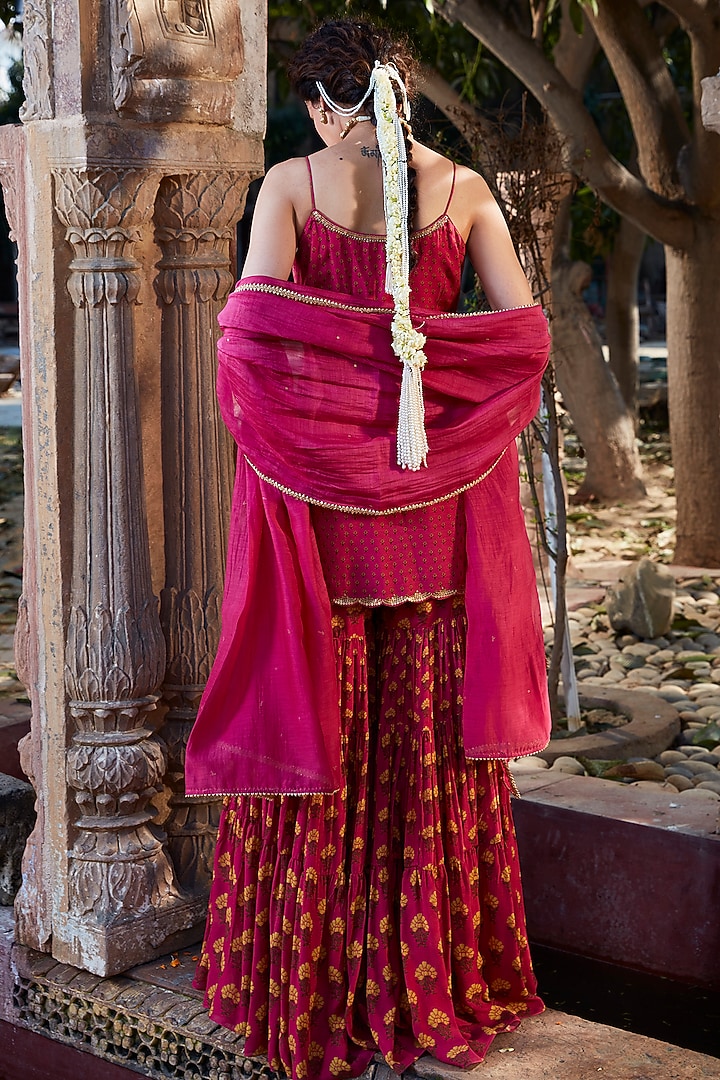 Magenta Silk Mulmul Printed Tiered Gharara Set by Kritika Dawar at Pernia's Pop Up Shop