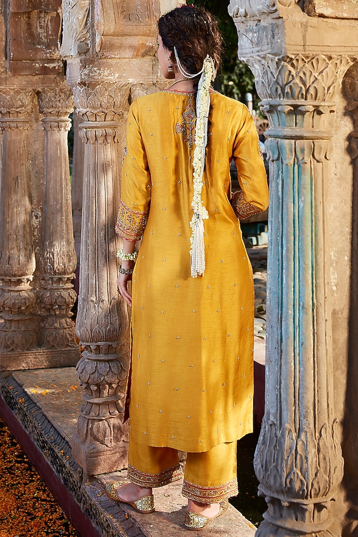 Yellow Silk Hand Embroidered Kurta Set by Kritika Dawar at Pernia's Pop Up Shop