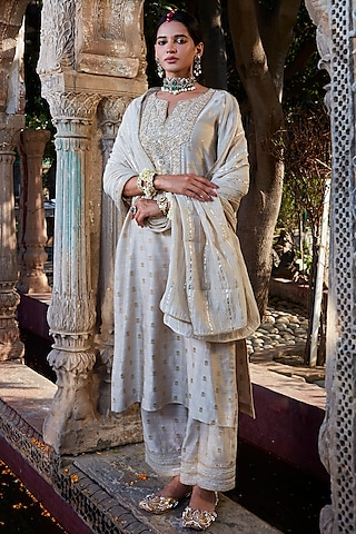 Ivory Banarasi Chanderi Embroidered Kurta Set by Kritika Dawar