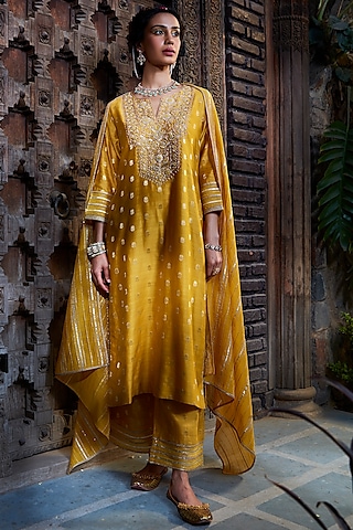 Yellow Banarasi Chanderi Embroidered Kurta Set by Kritika Dawar