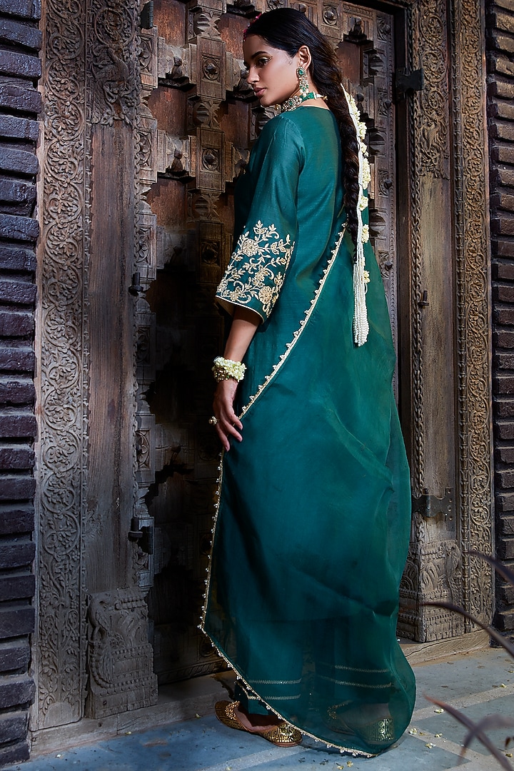 Teal Chanderi Hand Embroidered Kurta Set by Kritika Dawar at Pernia's Pop Up Shop