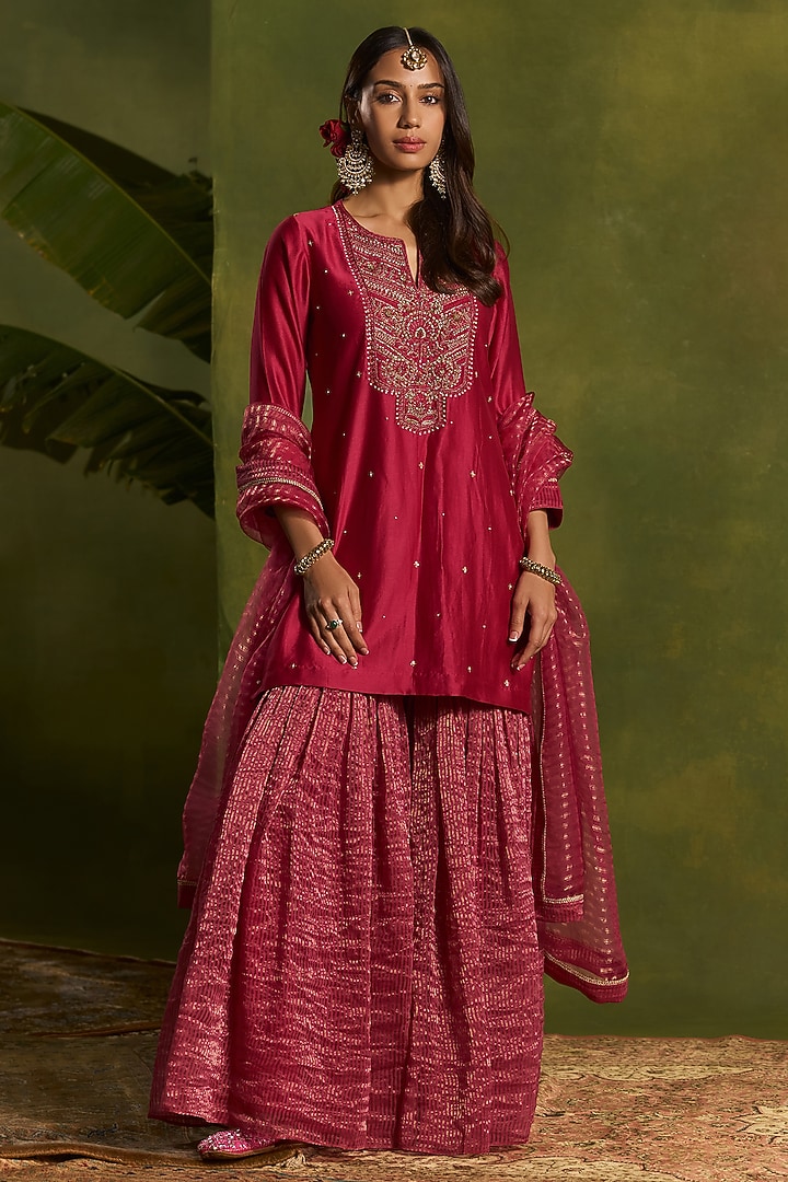 Magenta Tissue Embroidered Gharara Set by Kritika Dawar at Pernia's Pop Up Shop
