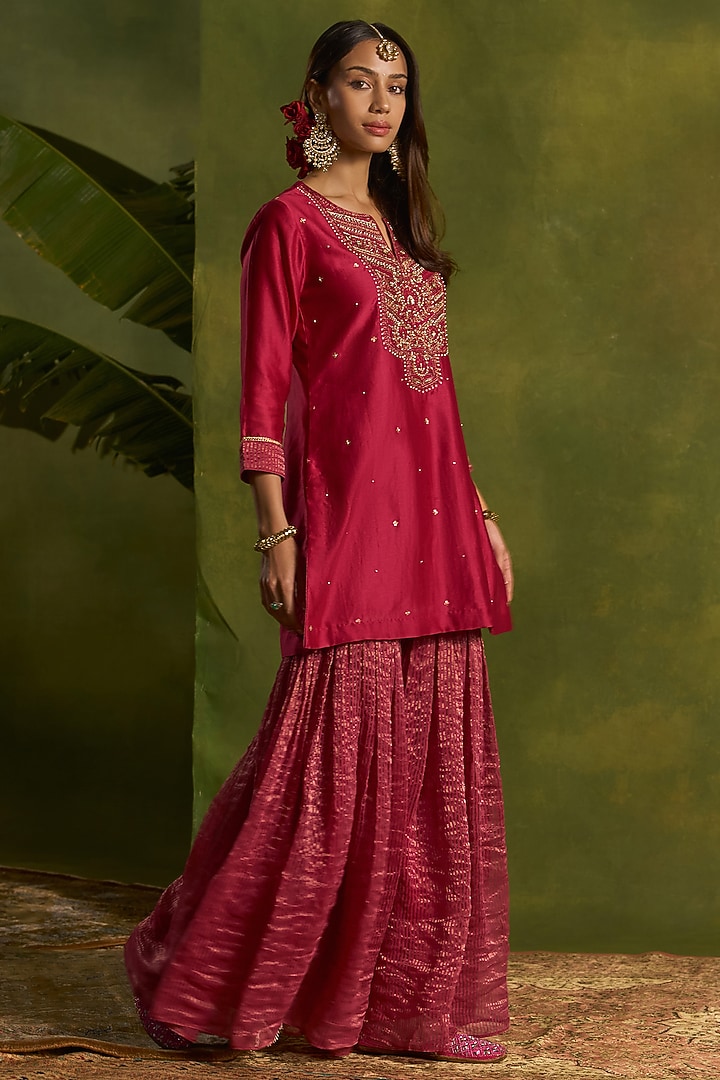 Magenta Tissue Embroidered Gharara Set by Kritika Dawar at Pernia's Pop Up Shop
