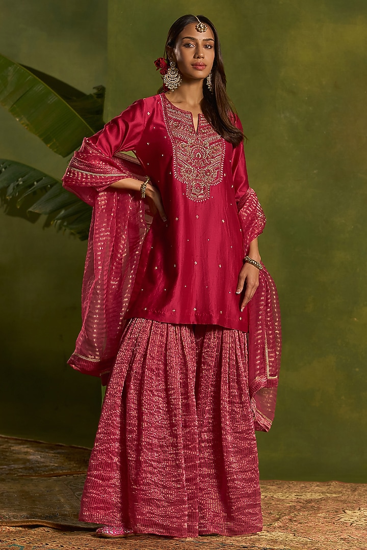 Magenta Tissue Embroidered Gharara Set by Kritika Dawar at Pernia's Pop Up Shop