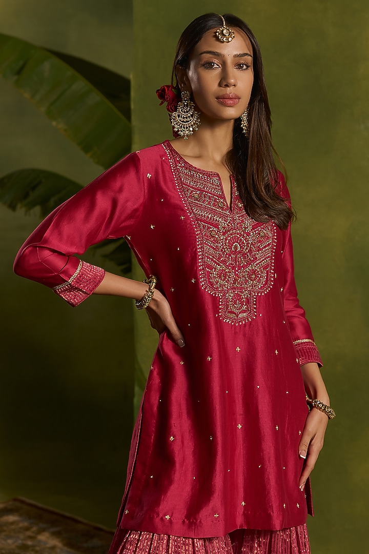 Magenta Tissue Embroidered Gharara Set by Kritika Dawar at Pernia's Pop Up Shop