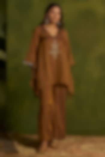 Brown Tissue Chanderi Hand Embroidered Kurta Set by Kritika Dawar at Pernia's Pop Up Shop