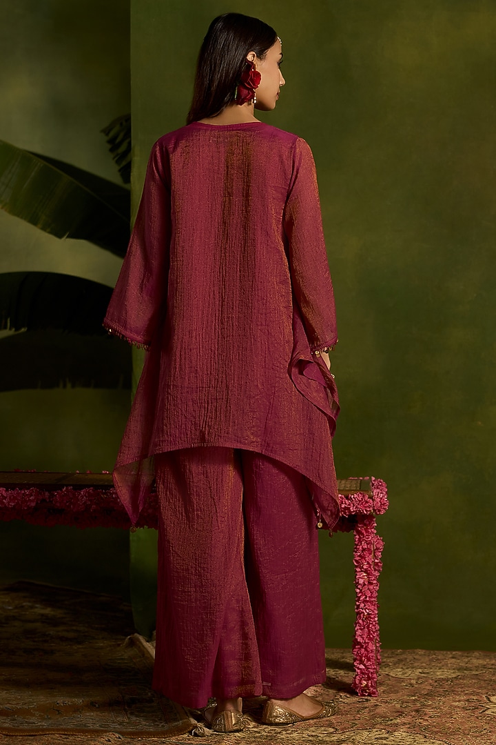 Magenta Tissue Chanderi Hand Embroidered Kurta Set by Kritika Dawar at Pernia's Pop Up Shop