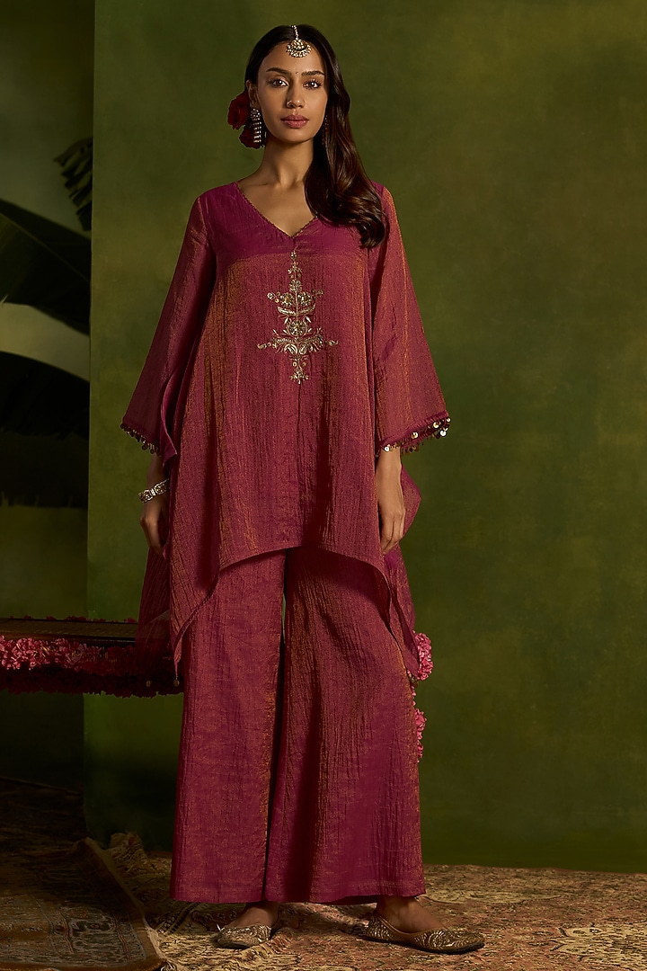 Magenta Tissue Chanderi Hand Embroidered Kurta Set by Kritika Dawar at Pernia's Pop Up Shop