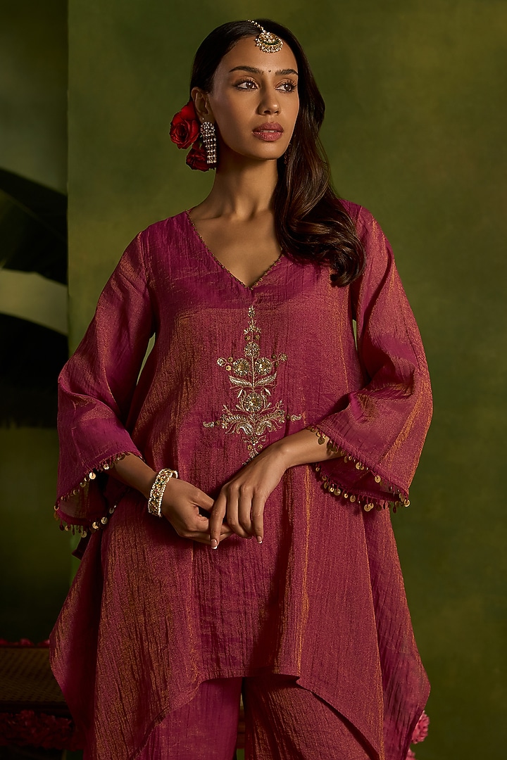 Magenta Tissue Chanderi Hand Embroidered Kurta Set by Kritika Dawar at Pernia's Pop Up Shop