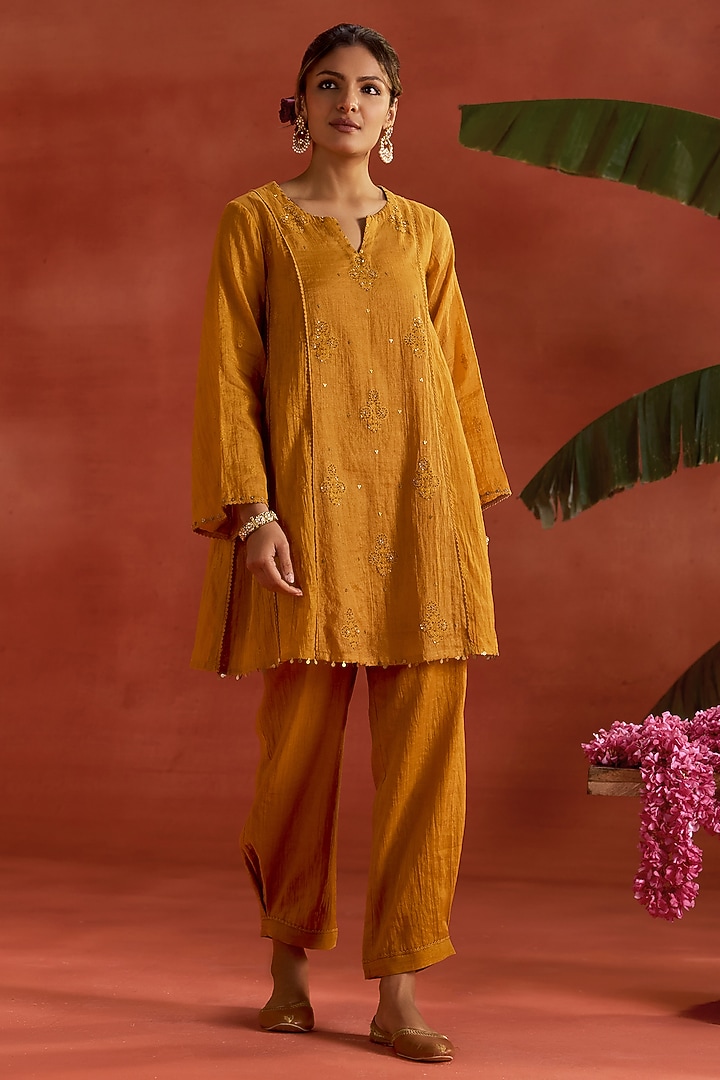 Mustard Tissue Chanderi Floral Embroidered Co-Ord Set by Kritika Dawar at Pernia's Pop Up Shop